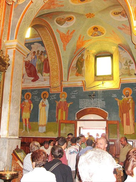 042-Назарет- вход в церковь архангела Гавриила-Сергей Максин